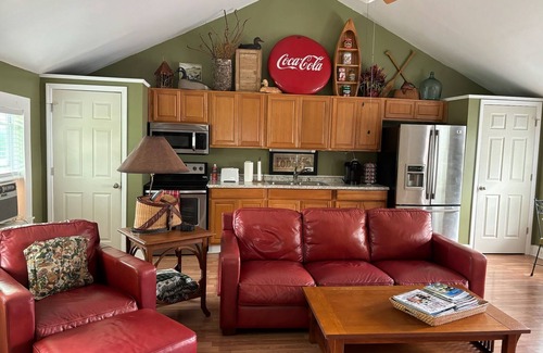Lexington Cottage | Cottage on a thoroughbred farm, close to the Horse Park, Downtown, or Keeneland