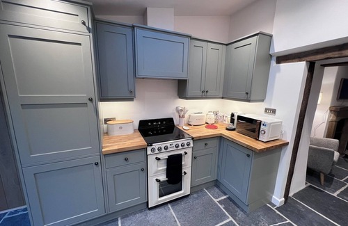 Nunney House | Cottage on Brook -> Castle, Walks, Shop & Cafe