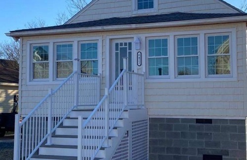 Chincoteague Cottage | Cottage On Famous Chincoteague Island-Famous Wild Ponies
