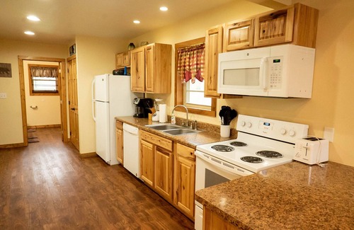 Farmington Cottage | Cottage on Meadow Run | 3BR,1BA,Fireplace,Hot Tub, Overlooking a stream!