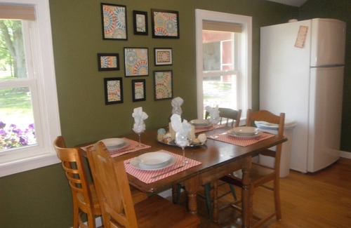 Burt Cottage | Cottage on southern shore of Lake Ontario with sunset views of Toronto skyline
