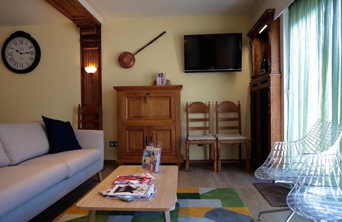 Kortrijk House | COTTAGE ON THE CANAL
