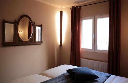 Kortrijk House | COTTAGE ON THE CANAL