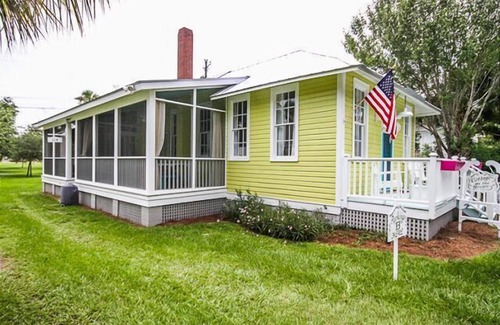Tybee Island Cottage | Cottage on the Green B Just Steps to the Beach