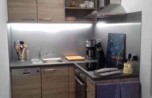 Warin House | Cottage on the lake with lake view with boat