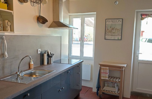 Tannay House | Cottage on the outskirts of the pretty town of Tannay near the Nivernais Canal.