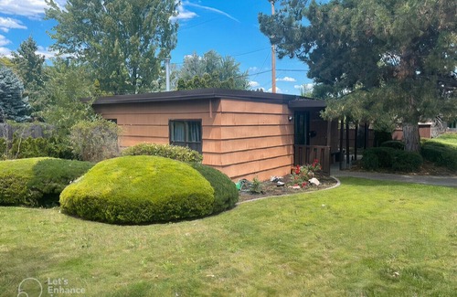South Pandosy Cottage | Cottage Pandosy Area - Close to Gyro Beach