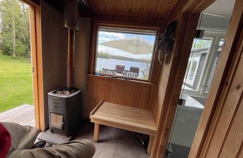Granna Cabin | Cottage, private beach, boat and sauna outside Gränna