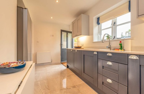 Jackfield House | Cottage Retreat - Fireplace & Garden nr Ironbridge | Pass the Keys