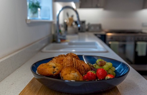 Jackfield House | Cottage Retreat - Fireplace & Garden nr Ironbridge | Pass the Keys