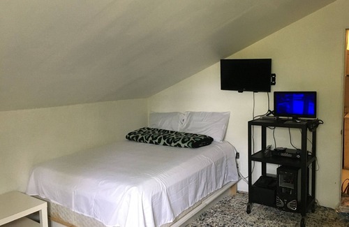 Southgate House | cottage space
