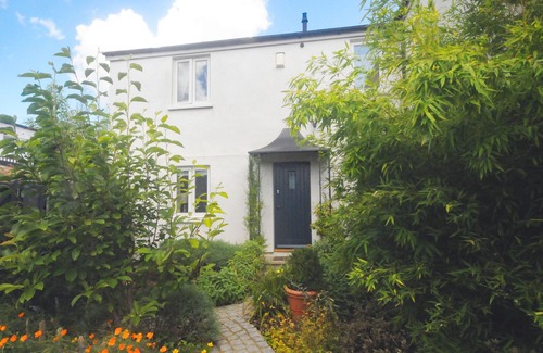 Montpellier House | Cottage style small Town house in the centre of Cheltenham