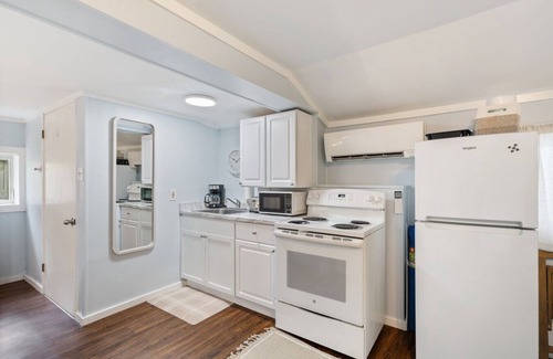 Whitmore Lake Cottage | Cottage w/Lake Access Unit 1