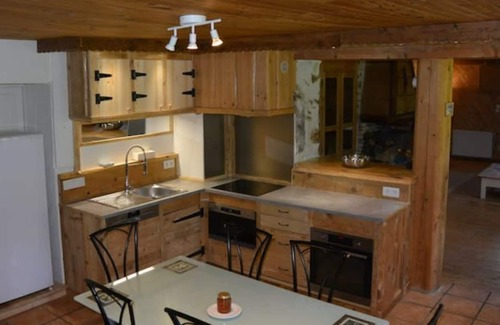 Les Moussieres House | Cottage with fireplace in the heart of the PNR Haut Jura