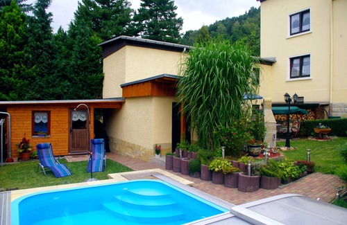 Rathmannsdorf House | Cottage with garden and pool use