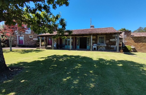 Riba de Ancora Cottage | Cottage with garden and pool, in a between-sea-and-mountain quiet village