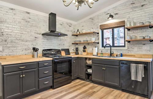 Osage Beach House | Cottage with Grill and Fire Pit in Osage Beach!