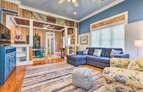 Old Town House | Cottage with Porch - 3 Min Walk to Bay St Louis