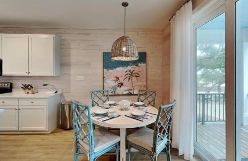Orange Beach House | Cottages at Old Bay #5