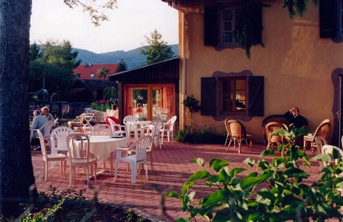 Rougegoutte House | Cottages for 2 to 8 people by the river in a house with character.