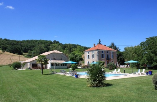 Roquecor Cottage | Cottages Grand Pré! Gite Hugo for 4 people