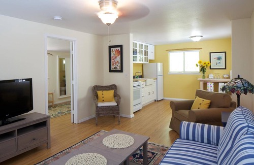 Guerneville Hotel | Cottages on River Road