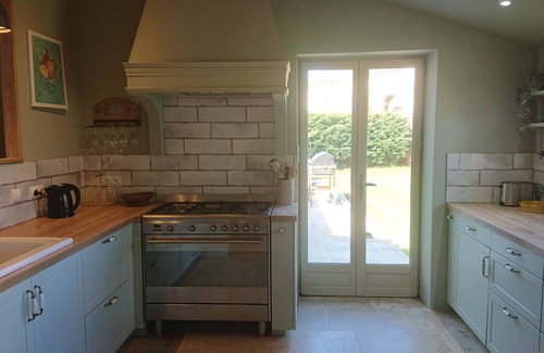 Thedirac Cottage | Coucou Cottage lovely stylish cottage with private garden and a pool