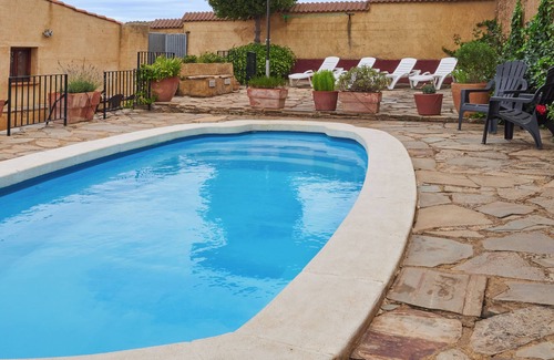Villaveza del Agua House | Country House 'Casa Vega Del Esla' with Private Pool, Wi-Fi and Air Conditioning