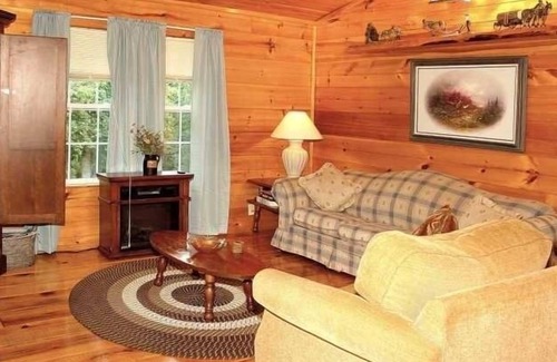 Newport Cabin | Country - 2 Bedrooms, 1 Baths, Sleeps 6 Cabin by RedAwning