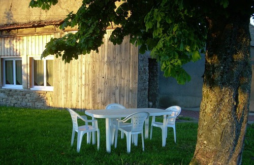 La Chapelle-Agnon Cottage | Country and mountain gîte. Peace and quiet