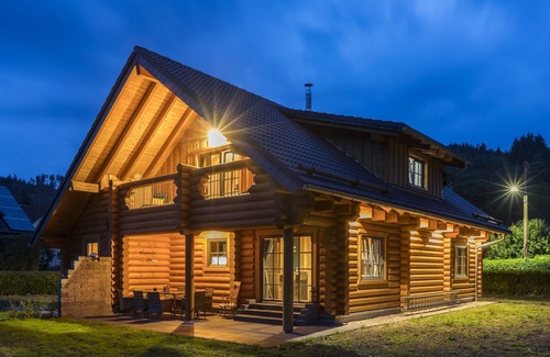 Steinwiesen Apartment | Country chalet (153m2) with 4 bedrooms for up to 10 people
