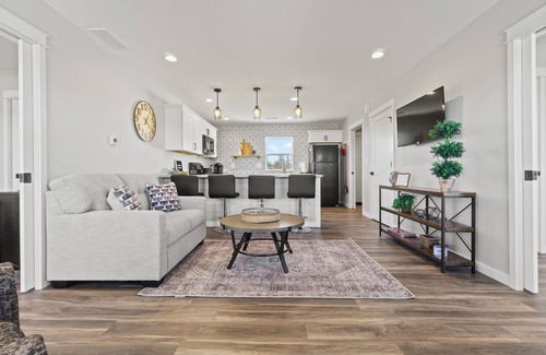 Washington County House | Country Club Cottages - 1701