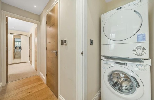 Horsham House | Country cottage & Tennis court