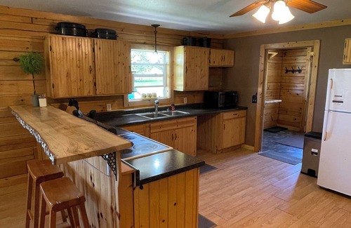 Merrillan Cabin | Country Creek Retreat: cozy 2-bedroom cabin with AC, WiFi, & forested privacy