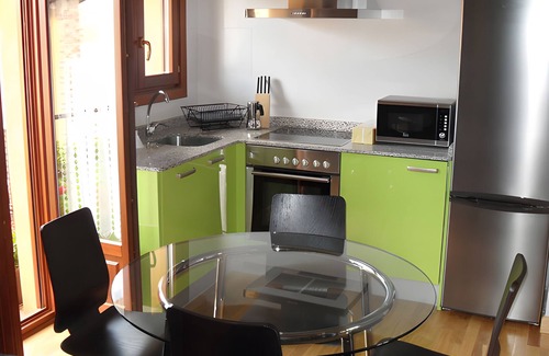 Cuzcurrita de Rio Tiron House | Country House 'La Viña 2' with Shared Terrace, Shared Garden and Wi-Fi