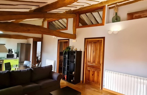 Cuzcurrita de Rio Tiron House | Country House 'La Viña 2' with Shared Terrace, Shared Garden and Wi-Fi