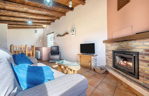 Penarroya de Tastavins House | Country House 'La Sala' with Mountain View, Shared Pool and Wi-Fi