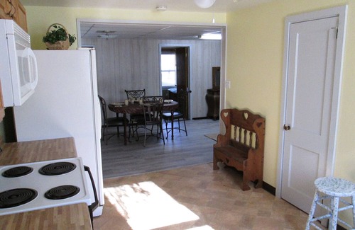 Elizabethton House | Country Farmhouse, Bristol Casino, Fall time, Leaf peeking season, Hiking/Biking