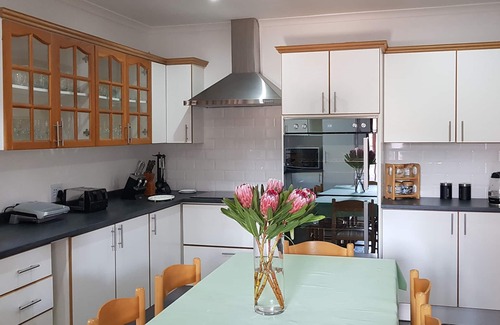 Port Elizabeth Villa | - Country getaway in Peaceful setting yet minutes from Town