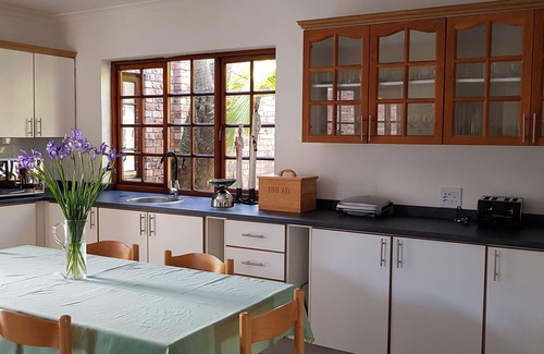 Port Elizabeth Villa | - Country getaway in Peaceful setting yet minutes from Town