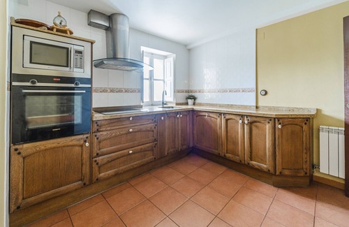 Canalejas de Penafiel House | Country House 'El Pico' with Mountain View, Private Terrace and Wi-Fi