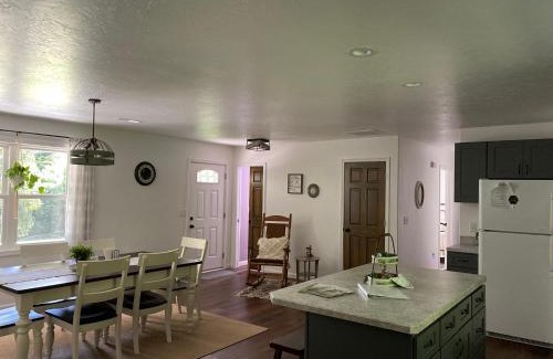 Blissfield House | Country Hills Hideaway