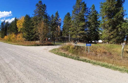 Caroline House | Country home on a secluded farm with walking trails. Horses welcome