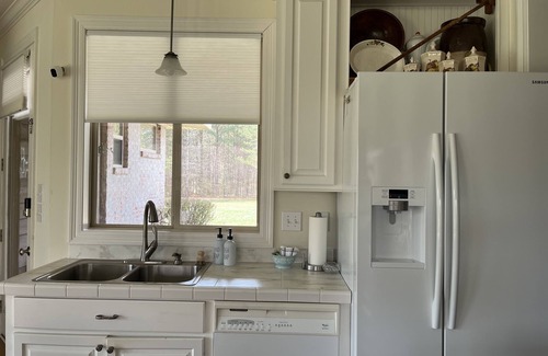 Canton House | Country home w/beautiful views, close to town, reservoir and Natchez Trace