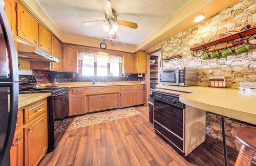 Bloomfield Township House | Country Home w/Fishing Ponds Near Canadohta Lake