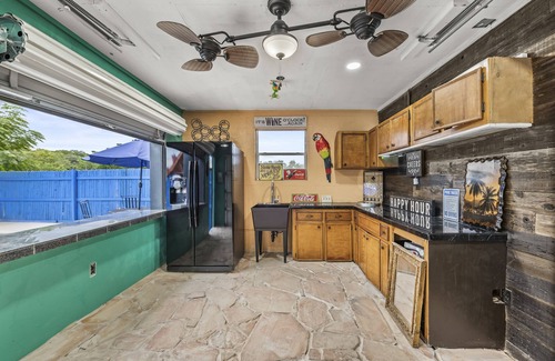 Schertz House | Country Homestead, Private in-ground pool, sleeps 8, Creekside, lots of parking