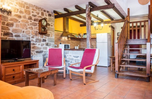 Fariza House | Country House 'Abuela Herminia' with Private Pool, Private Terrace and Wi-Fi