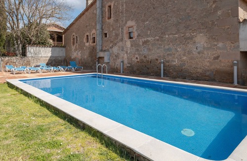 Sagas House | Country House 'Cal Masover De Vilardaga' with Mountain View, Wi-Fi and Air Conditioning