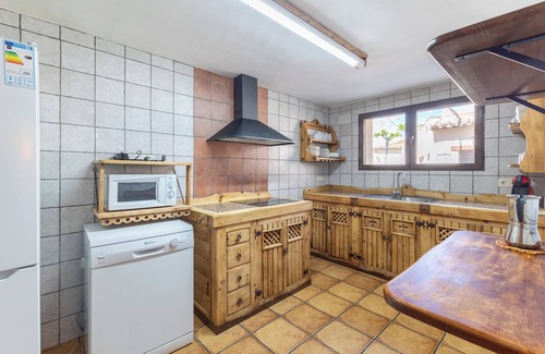 Galvez House | Country House 'Callejón Del Pozo 2' with Shared Pool, Wi-Fi and Air Conditioning