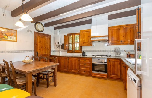 Arbucies Villa | Country House 'Can Janet' with Mountain View, Private Pool and Wi-Fi